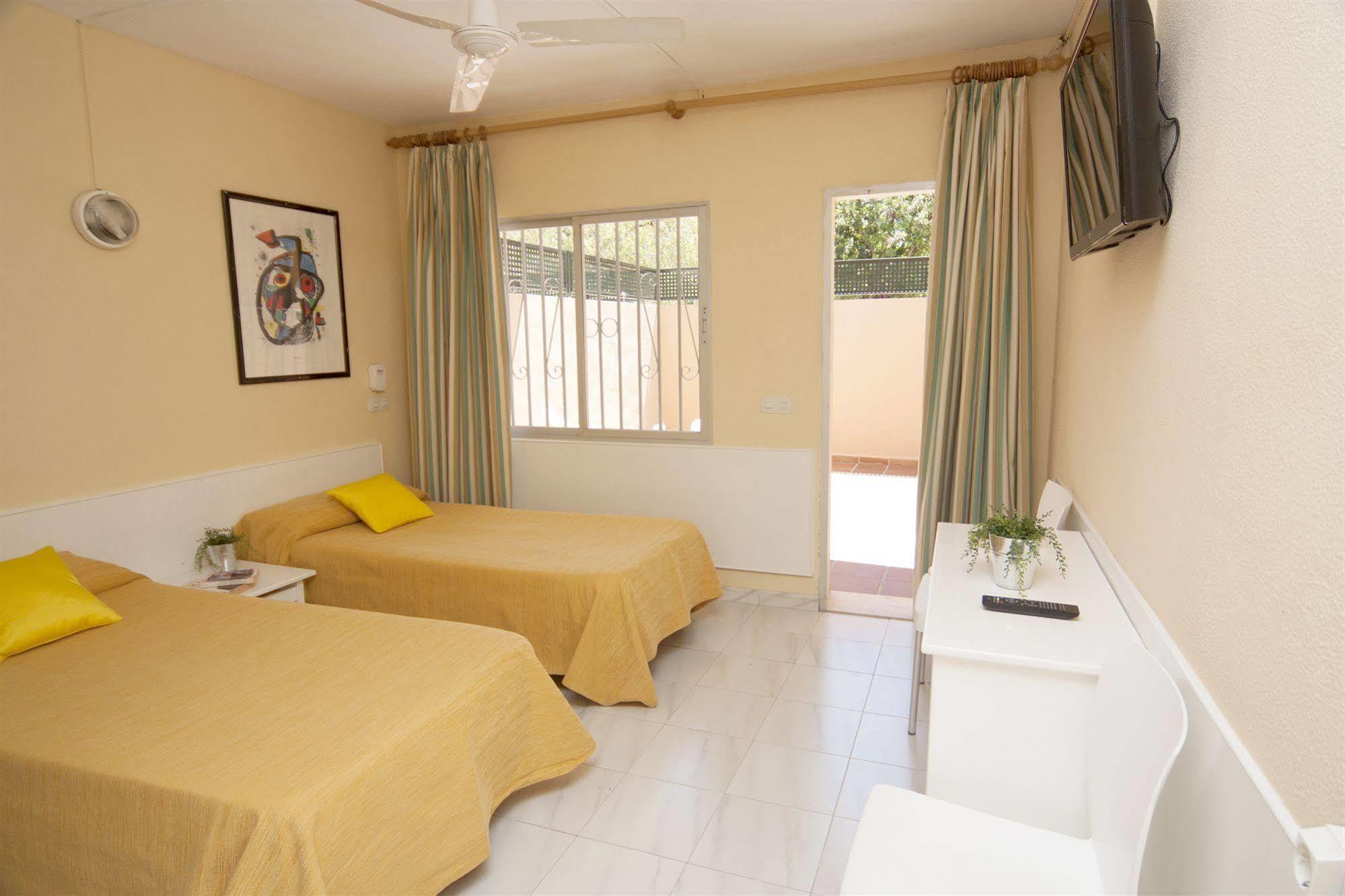 Naika Studios & Apartments Palma Nova  Exterior photo